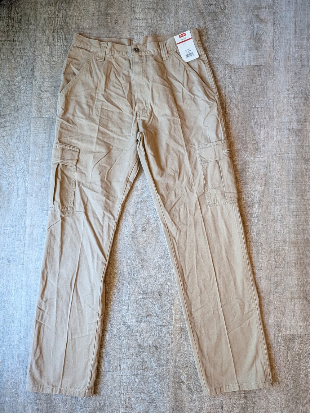 NWT Wrangler Relaxed Fit Cargo Men's Work Pant - 32x34